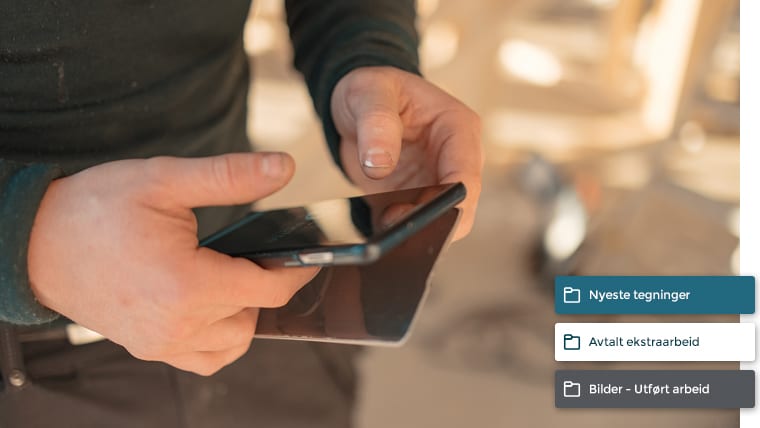 Håndverker laster opp bilder og plantegninger på svenn mobil app